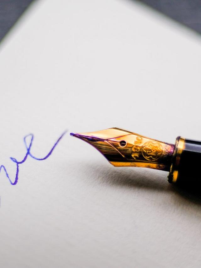 10 Tips for Writing a Love Letter That Will Sweep Your Partner Off Their Feet