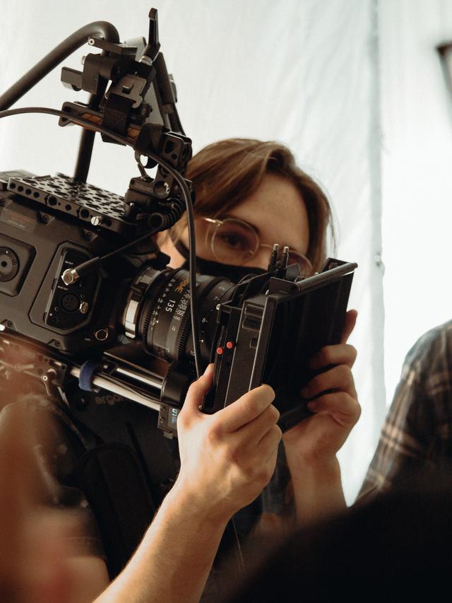 How Production Assistants Support Filmmaking