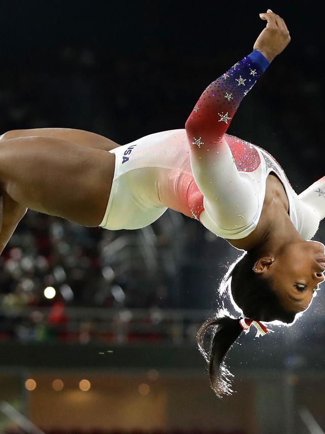 Simone Biles: Balancing Fame and Personal Struggles