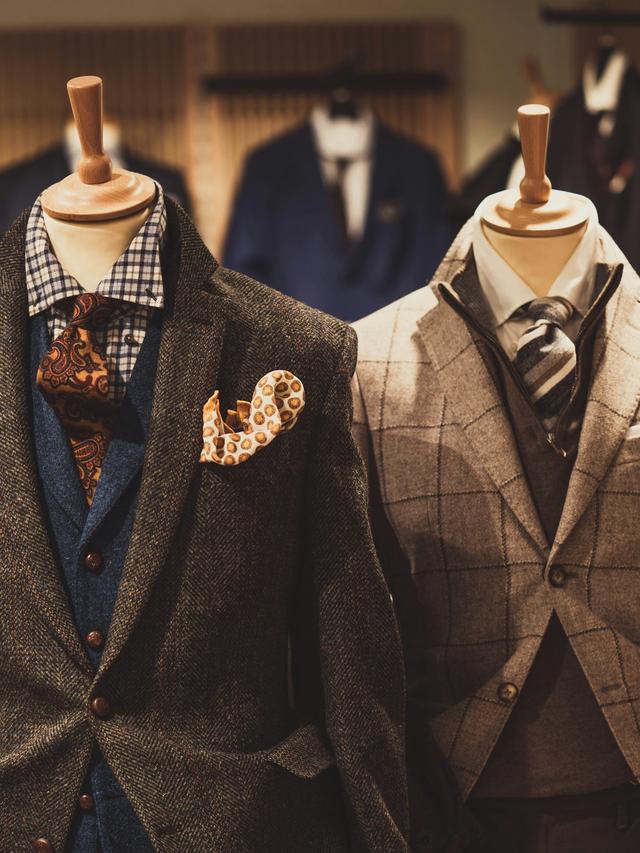 Classic Suits for Seasonal Transitions