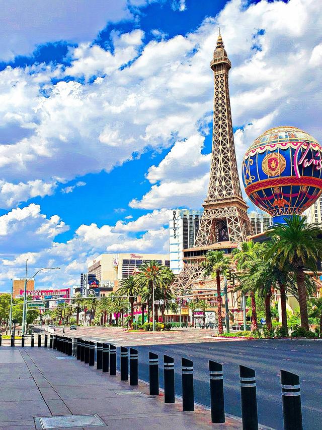 Dining with a View at Eiffel Tower Restaurant at Paris Las Vegas