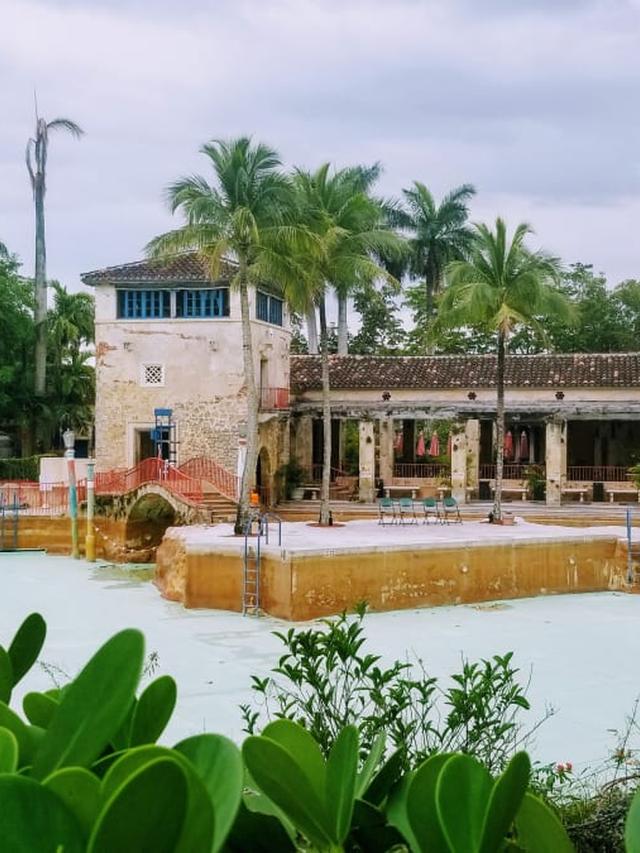 Enjoying the Unique Shopping and Dining Experience at the Shops at Merrick Park in Coral Gables, Miami.