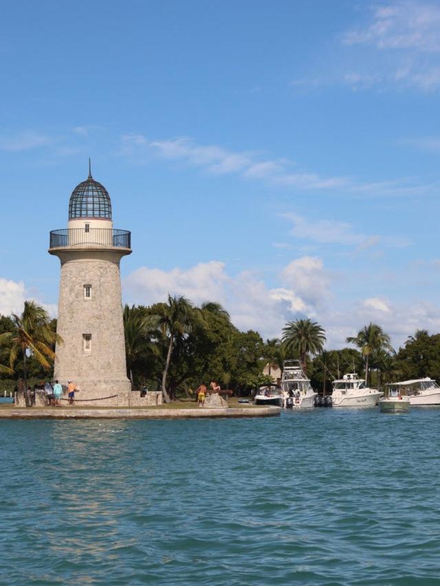 Exploring the Unique Ecosystems and Wildlife at the Biscayne National Park Near Miami.