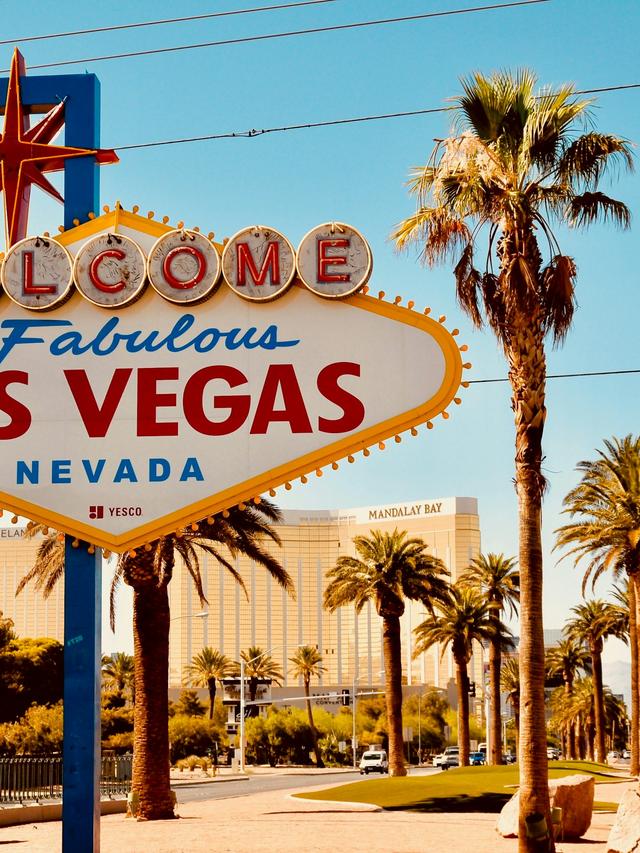 Posing for Photos at the Famous Las Vegas Welcome Sign