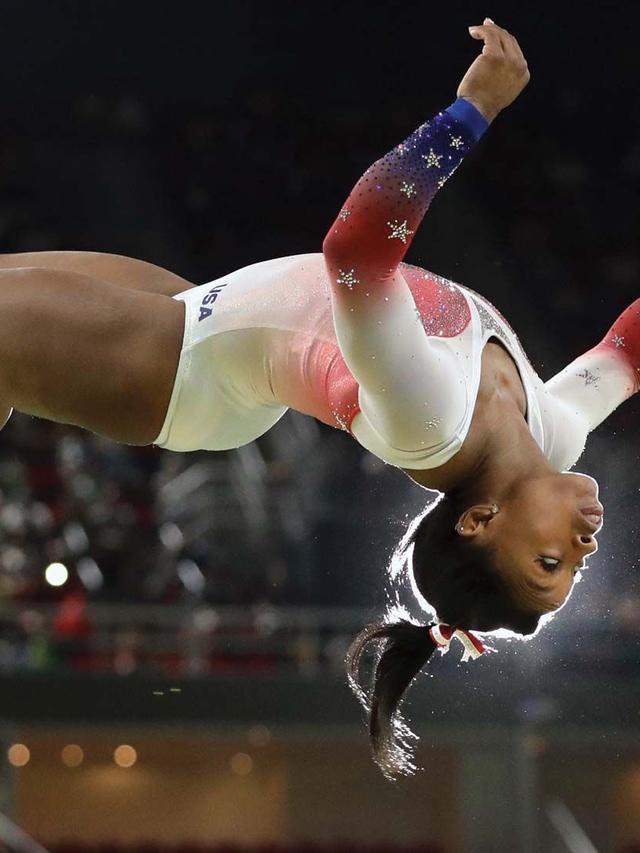 Simone Biles: The Art of Perfecting Gymnastics