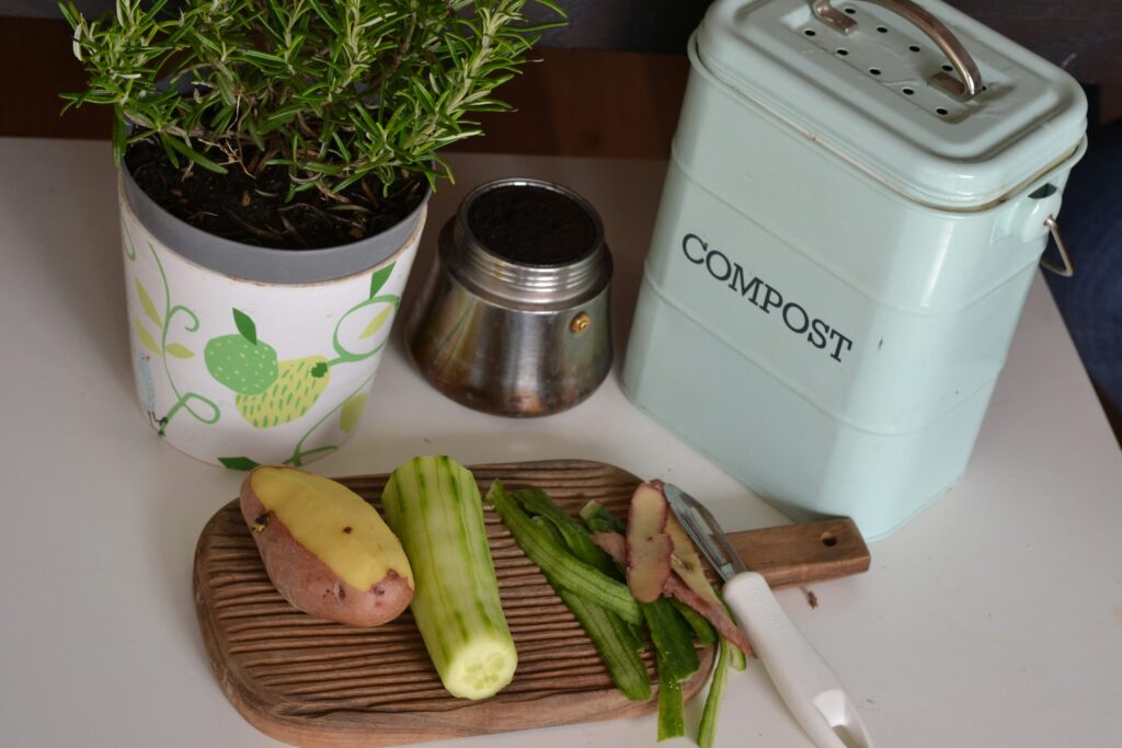 How to Start a Compost Bin for Your Garden